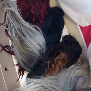 4  beautiful wigs !